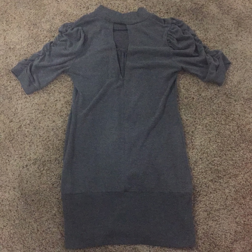 2 Tops - Picture 6 of 8
